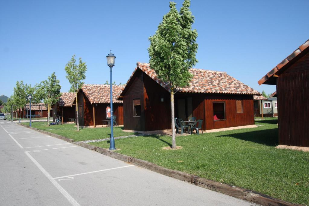 Camping Iratxe Ciudad De Vacaciones Ayegui Bilik gambar