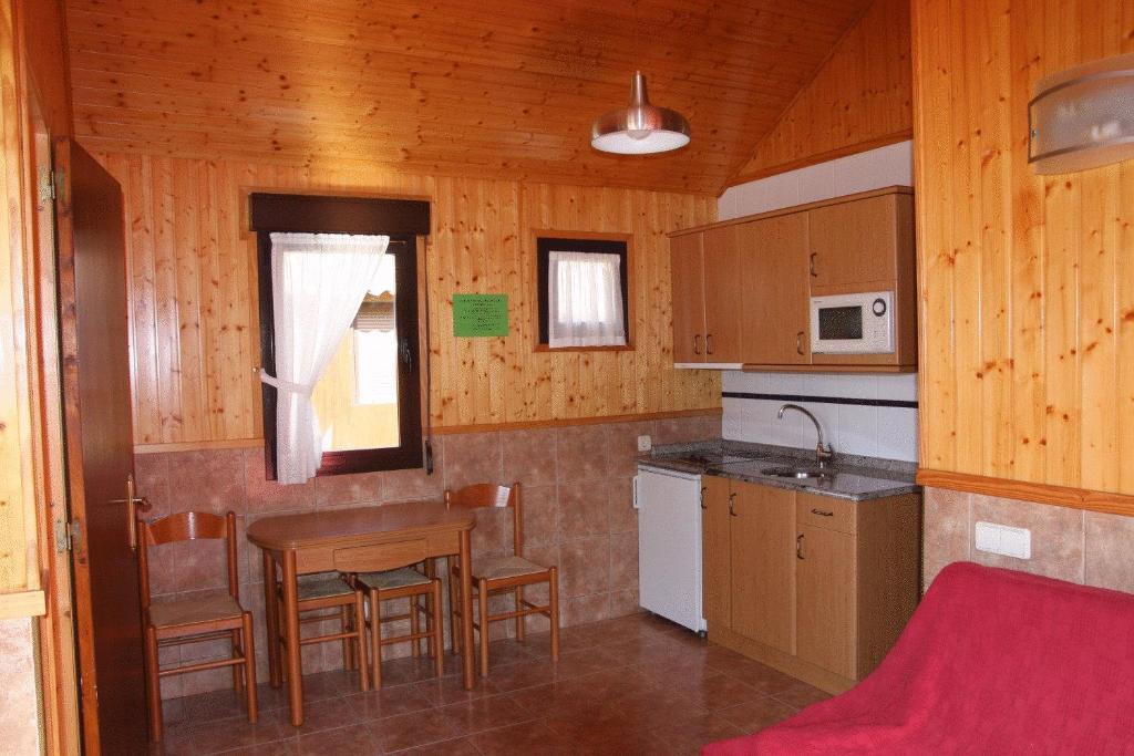 Camping Iratxe Ciudad De Vacaciones Ayegui Bilik gambar